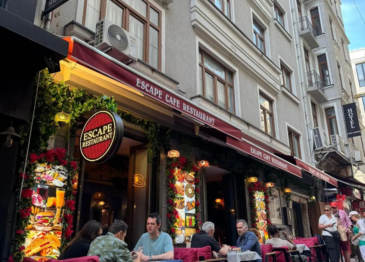 Taksim Escape Suites Hotel Стамбул 5*,  Турция
